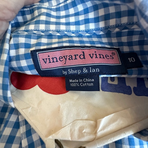 EUC Vineyard Vines button down blouse. - Picture 6 of 6